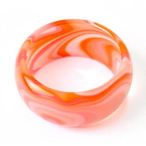 Ocean Breeze Brazalete de resina hecho a mano para mujer Elegante diseño de remolinos en 3D Estilo Ángel Captura la belleza serena de las aguas costeras - Product Image 2