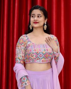 Trendy Top Plazzo Pair para mujer Elegante atuendo étnico e informal Perfecto para fiestas de uso diario y eventos festivos - Product Image 2