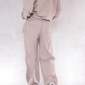 ชุดจ็อกเกอร์ผ้าโพลีเอสเตอร์เป็นมิตรต่อสิ่งแวดล้อมสำหรับฤดูใบไม้ร่วงเสื้อแจ็คเก็ตแบบมีซิปสามารถกันน้ำได้น้ำหนักเบา - Product Image 4