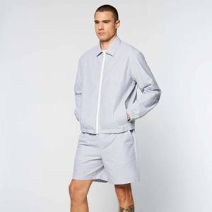 Chaqueta de tela Oxford personalizada de alta calidad para hombres y mujeres: Prendas de Vestir exteriores duraderas e impermeables - Product Image 1