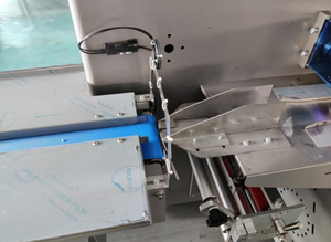 Emballage en plastique |   Machine d'emballage automatique Flow Wrap pour aliments, chewing-gums, lait, gelée, aliments en conserve - Scellage thermique OPP personnalisé - Product Image 4