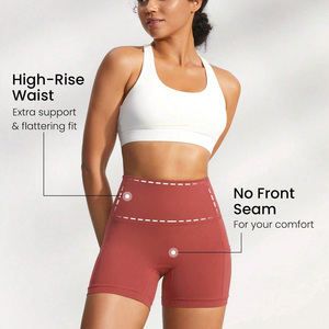 Short de yoga respirant personnalisable OEM pour femmes avec motif solide technique de strass pour les événements de fitness et les vêtements de marque - Product Image 4