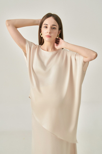 T-shirt minimaliste pour femme, col rond, manches courtes, uni, respirant, coupe ample, style décontracté pour le bureau, fabriqué au Vietnam - Product Image 4