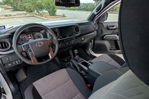 Auto Usado Confiable, Toyota Tacoma TRD Off-Road Doble Cabina 4x4, Año 2022 - Product Image 5