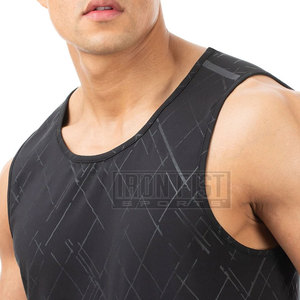 Débardeur de gymnastique décontracté pour hommes OEM gilet d'entraînement en tricot respirant pour le sport en plein air conception sans manches - Product Image 4