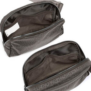 Sac de taille de voyage extérieur avec une grande capacité et des sangles durables - Product Image 3