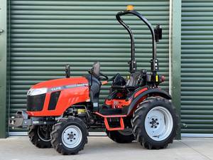 Envío Gratis Tractor Agrícola Compacto 4x4 de 25 HP, Diésel de 3 Cilindros, Elevación de 739 kg, Transmisión 9F+3R e Hidráulica de 26 L/min - Product Image 5