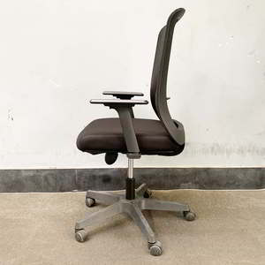 Chaise de bureau ergonomique Mandy-D 02 HOGVP069 pivotante de qualité supérieure avec appui-tête réglable en hauteur, design contemporain pour la maison, l'atelier et la chambre à coucher - Product Image 6