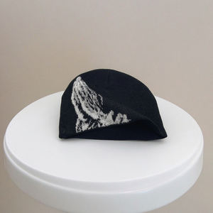 หมวกบีนนี่แบบมีขอบพับสำหรับฤดูหนาว พิมพ์โลโก้ตามสั่ง ขายส่ง หลากหลายแบบ ระบายอากาศได้ดี นุ่มสบาย ผลิตจากอะคริลิก 100% สำหรับทุกเพศ ใช้กลางแจ้ง ราคาถูก - Product Image 3