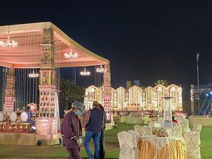 White And Golden Roman Round <b>Pillar</b> for Wedding Decor - Product Image 5