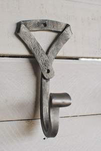 Classic Rustic Cast Iron Wall Hook For Hanging Clothes Jackets <b>Towels</b> And Keys With Farmhouse Country Style Charm - Product Image 6