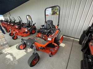 Cortadora de Césped de Giro Cero Kubota ZD1211 2024 con Plataforma de Corte de 60 Pulgadas, Motor Diésel de 24 Caballos de Fuerza, Características Mejoradas, Caja Recolectora de Césped de 28V - Product Image 6