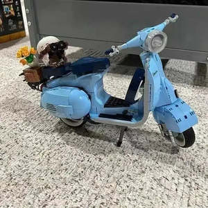 Jouet de construction vintage pour Vespa Moto pour les enfants qui aiment les motos rétro - Product Image 5