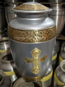 Urne funéraire en métal avec motif de croix |   Fabricant en gros d'urnes funéraires pour adultes - Product Image 4