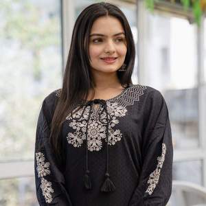 High Quality Cotton Embroidery Short Top for <b>Women</b> with Durable Stitching Embossed <b>Kurta</b> Tunic - Product Image 4