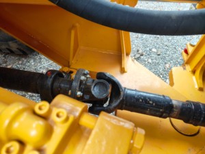 CLG856N Chargeuse sur pneus 5.5 tonnes d'occasion en provenance de Chine Engins de terrassement Équipement lourd avec moteur central Composants de boîte de vitesses - Product Image 3