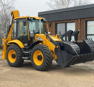 Retroexcavadora JCB 4CX PRO y 3CX SITEMASTER 4x4 con Motor CAMC, Caja de Cambios y Bomba de Alta Eficiencia, 4 Años de Garantía - Product Image 1
