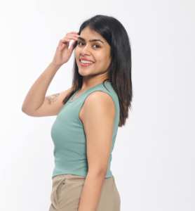 Haut court côtelé en spandex léger pour femme sans manches, col rond, parfait pour la mode estivale - Product Image 1