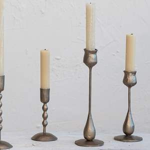 Portavelas de metal con acabado de latón con diseño atemporal y base ancha creada para uso espiritual o ceremonial - Product Image 6