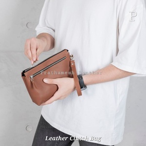Fini à la main Transportez votre style essentiel avec l'élégante pochette en cuir repliable qui offre à la fois un style pratique - Product Image 5