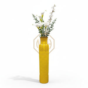 Jarrón Decorativo de Hierro Hecho a Mano para Flores, Estilo Costero, Metal Amarillo Repujado, Decoración India Tradicional Única - Product Image 1