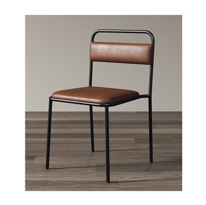 Chaise en métal d'extérieur avec cadre en acier résistant aux intempéries, conçue pour les patios, les balcons et les jardins, offrant un siège confortable - Product Image 2