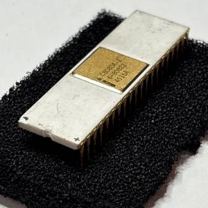 Microprocesador Intel C8080A-2 RARE, pines dorados y tapa de cerámica blanca, 40 DIP, 1977 - Product Image 2