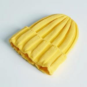 Gorro de Invierno Acrílico Premium Resistente al Viento, Personalizado con Bordado, Cálido, con Pompón, Diseño Jacquard, Gorro de Calavera, Fabricantes al por Mayor - Product Image 3