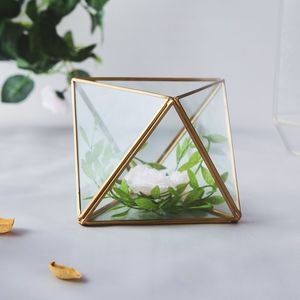 Bougeoir en verre transparent fait à la main de dernière conception pour la décoration de mariage forme personnalisée avec terrarium de jardinière de finition dorée - Product Image 1