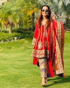 Nouveau designer indien fête porter noir pur georgette lourd entièrement broderie travail haut et palazzo avec organza soie Dupatta - Product Image 2