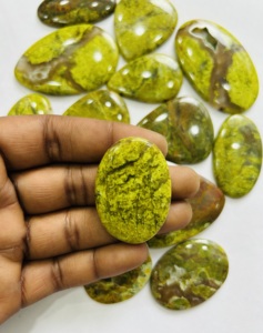 หินโอปอล์ทรงหลังเบี้ยสีเขียวธรรมชาติเกรด AAA อัญมณีหลวมแบบสั่งทำสำหรับการทำเครื่องประดับ - Product Image 3