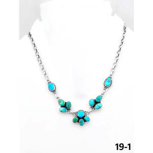 Collier artisanal du Sud-Ouest Émeraude Verte avec turquoise eau blanche et motif floral en argent sterling – Cadeau - Product Image 1
