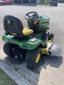 Tracteur de pelouse Johnn Deere X350 d'occasion à vendre de qualité industrielle Moteur 2 temps 125cc Puissance 1600W Tension 24V - Product Image 2