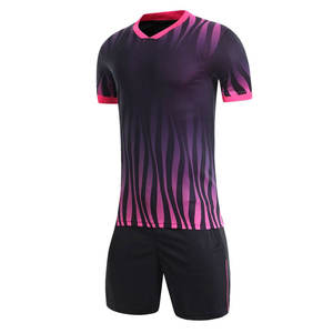 Uniformes de fútbol de poliéster 100% sublimados superventas, uniformes de fútbol de secado rápido transpirables de alta calidad con nuevo diseño personalizado - Product Image 1