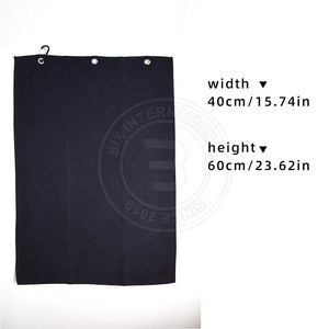 Toalla de golf tipo waffle de secado rápido con logo personalizado impreso para regalos de torneos y promoción de marcas deportivas - Product Image 3