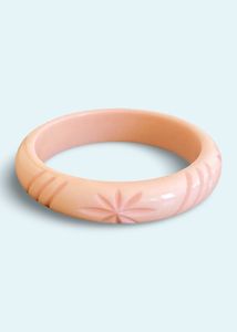 Brazaletes de resina artesanal | Diseños coloridos hechos a mano para declaraciones de moda atrevidas y boho-chic a la venta por CRAFTED TREAUSRES - Product Image 5