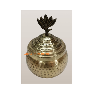 Bocal de rangement rond en laiton martelé avec embout de feuille Conteneur décoratif en métal pour tables buffet ou comptoir de cuisine - Product Image 1