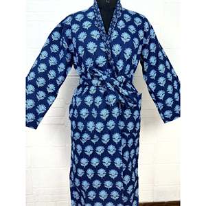 ชุดกิโมโนยาวแบบกลับด้านได้ Kantha Matelass สำหรับผู้หญิง สีดำมัสตาร์ด ลายดอกไม้ พิมพ์ลายดอกไม้พฤกษศาสตร์ ผ้าฝ้ายแท้ - Product Image 2
