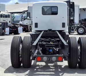 ¡Lo mejor! Camión Kenworth T380 2025 2026 de Eje Único, Cabina y Chasis Usados, Cabina Regular, Bajo Kilometraje, Envío a Todo el Mundo - Product Image 4