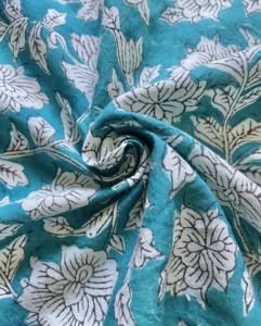 Tela de Algodón Estampada a Mano con Diseño Floral Botánico Mughal en Azul Verde Azulado - Product Image 2