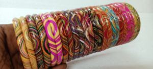 Bracelets en forme d'ancre personnalisés, en spirale torsadée, finition pailletée multicolore pour occasions festives, glamour, mariage et cadeaux - Product Image 4