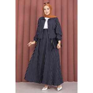 Conjunto Casual de Dos Piezas a Rayas Azul Marino, Top Ajustado y Pantalones Cortos con Cinturón Decorativo, Talla XL - Product Image 4