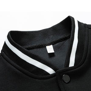 Chaqueta Universitaria de Invierno con Acabado Suave, Rayas Clásicas y Ajuste Cómodo - Product Image 3