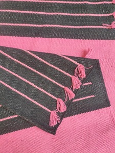 Alfombra Rectangular Contemporánea de Chenilla, Rosa y Negra a Rayas, Tejida, Decoración para el Hogar - Product Image 5