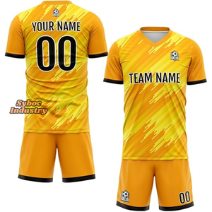 Ensemble d'uniformes de football rouge personnalisés de haute qualité Uniforme de football respirant pour adultes avec maillot de football de style rétro 2025 - Product Image 3