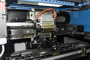 Nueva Máquina de Colocación de Chips SMT Ys12 Essential Electronics Machinery, Material de Silicio, 1 Año de Garantía para Ensamblaje SMT - Product Image 4