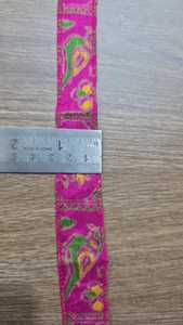 Cinta estampada de seda Sari hecha a medida, artesanías elegantes de una sola cara para envolver regalos, adornos decorativos de costura, dobladillo limpio - Product Image 2