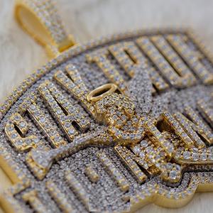 Pendentif Moissanite personnalisé en or blanc 14 carats avec lettre de style hip-hop coupe princesse VVS en forme de diamant et plaqué or - Product Image 2