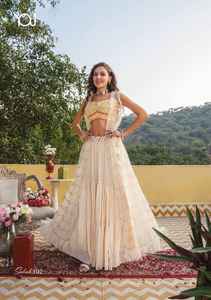 Soporte de uso ocasional/Top corto de Georgette de diseño perenne para adultos con bordado y fabricante de trabajo manual de India - Product Image 4