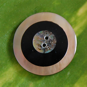 Botón Decorativo de Concha Marina, Joyería de Concha Marina, Botón Artesanal con Motivo Espiral Artístico Inspirado en Conchas Redondas - Product Image 3